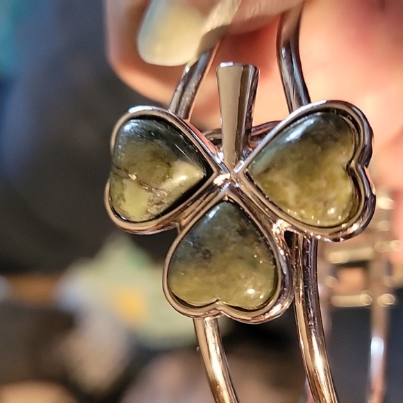 COPY - Shamrock bracelet - Picture 1 of 2